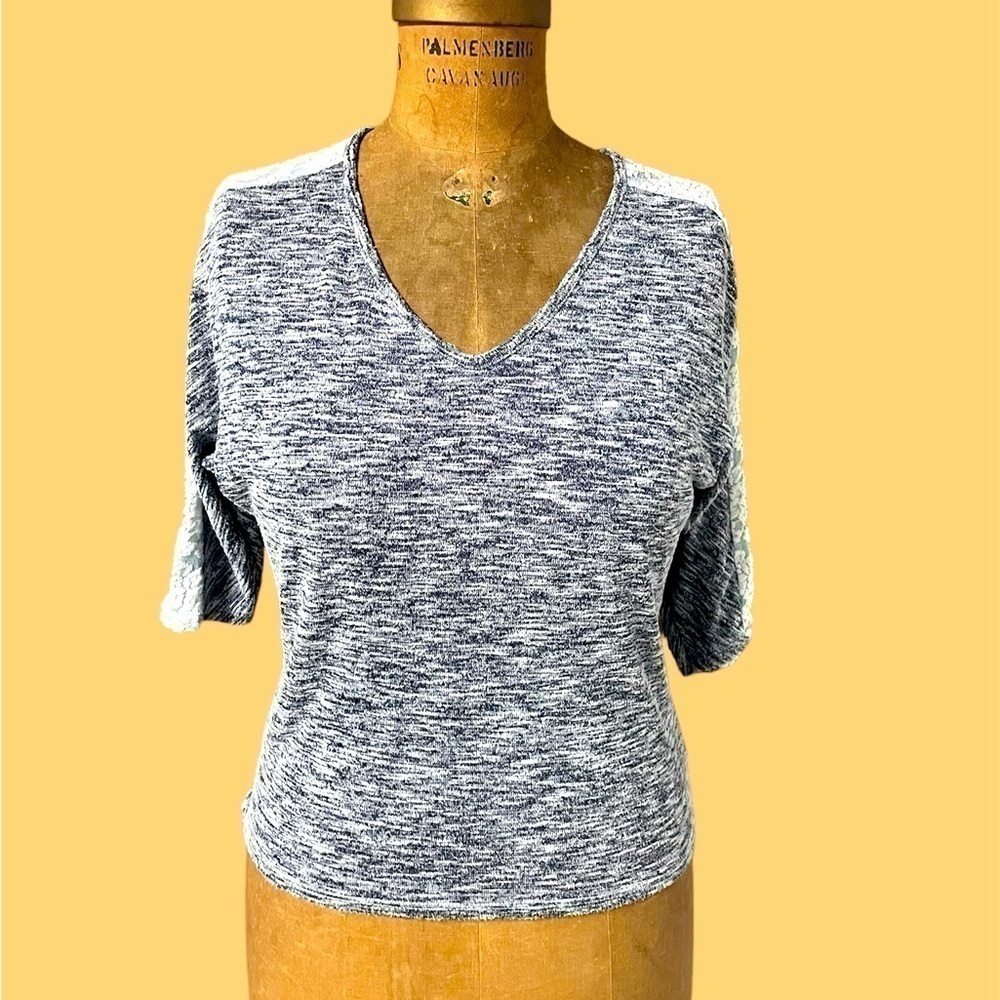 Ambiance apparel size small lightweight sweater 2/$30